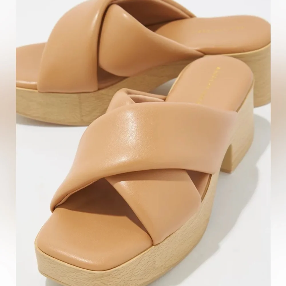 American Eagle Cross-Strap Block Heel Clog - Picture 2 of 3